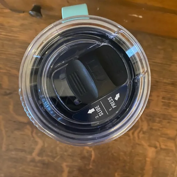 NWT YETI Rambler 20 oz Mug in Seafoam - Picture 6 of 11